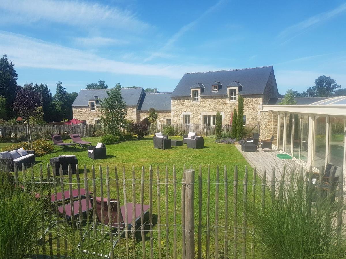 Les Gites Du Haut Pin Calorguen Bagian luar foto