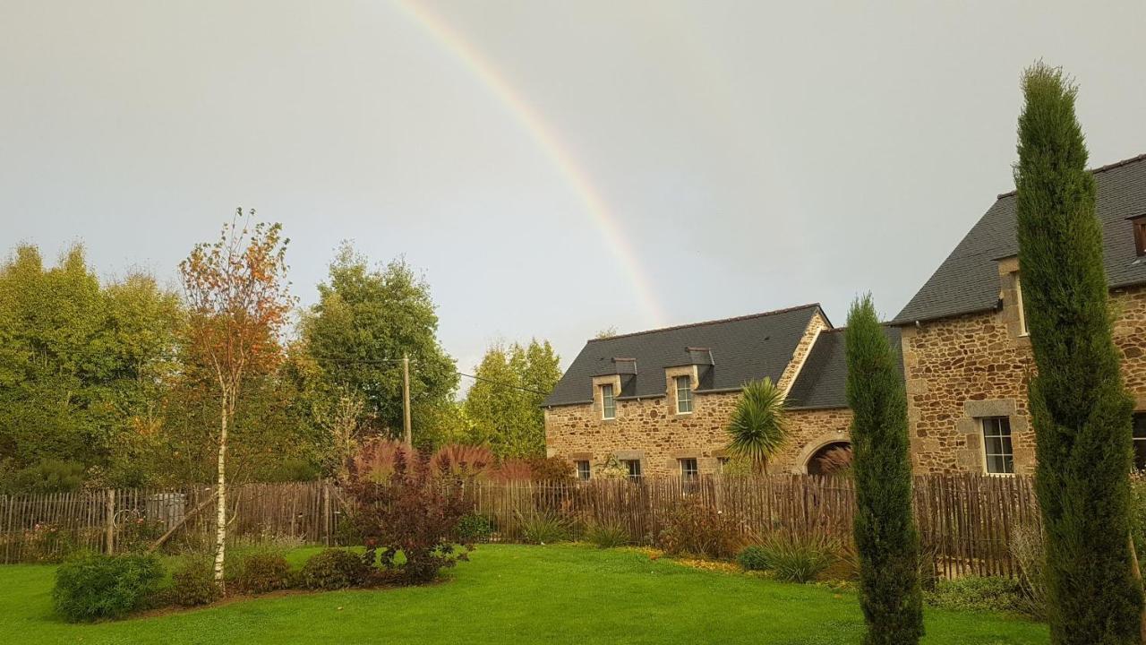 Les Gites Du Haut Pin Calorguen Bagian luar foto