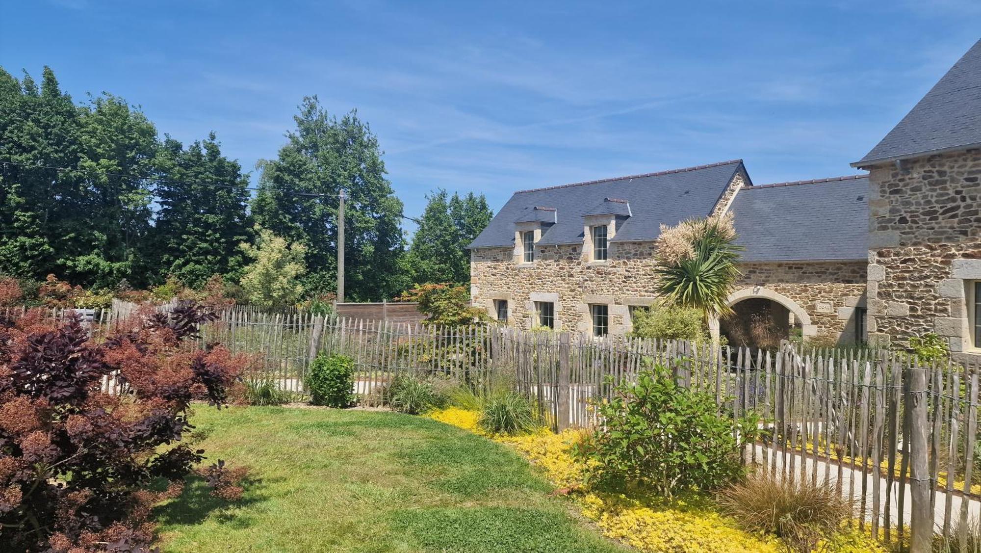 Les Gites Du Haut Pin Calorguen Bagian luar foto